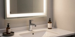 Как выбрать зеркало с подсветкой для ванной