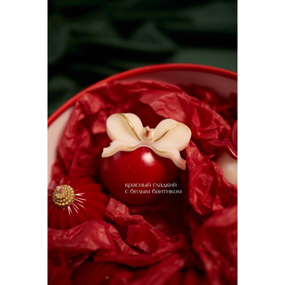 Свеча Wax Christmas ball, гладкий белый шар с красным бантиком #4