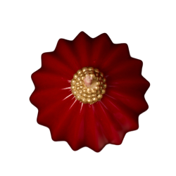 Свеча Wax Christmas ball, ребристый красный шар с золотой верхушкой