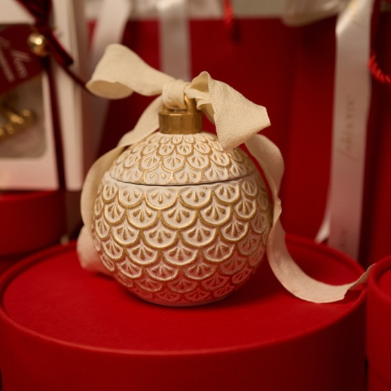 Свеча White Christmas ball [ Апельсин в карамели ] #1