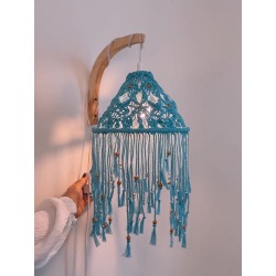 Светильник в технике макраме ручной работы