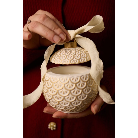 Свеча White Christmas ball [ Домашнее имбирное печенье ] #3